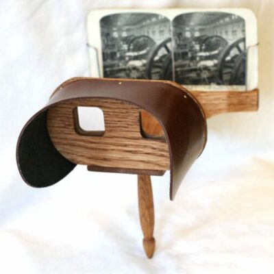 1280px-Holmes_stereoscope